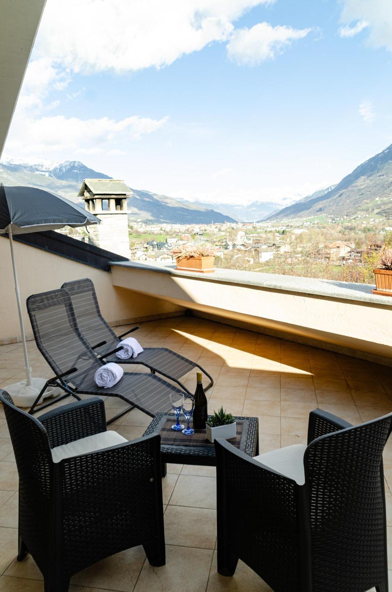 Sarre Skyline Apartment - Relax In Valle D'อาออสตา ภายนอก รูปภาพ